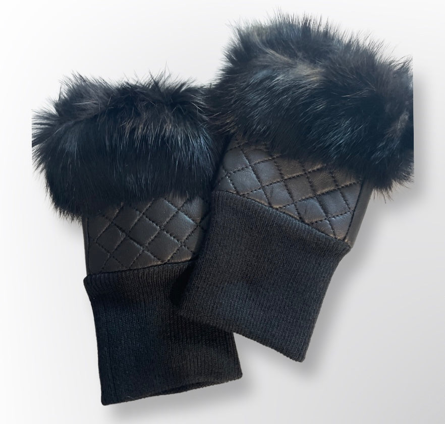 Quilted leather fingerless glove with rabbit fur trim