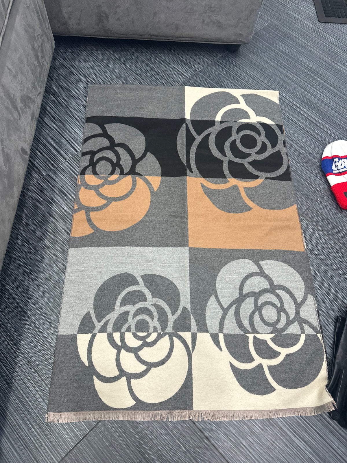 The Anna floral blanket scarf