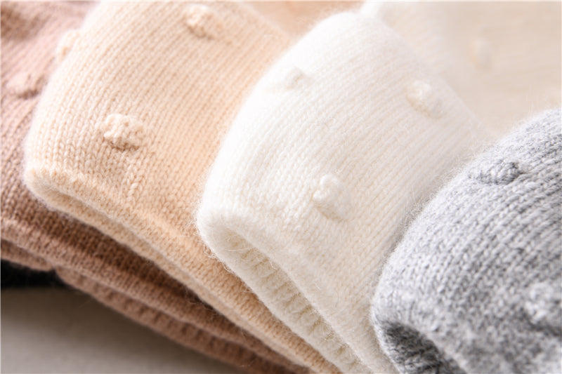 Foldover cashmere with dots