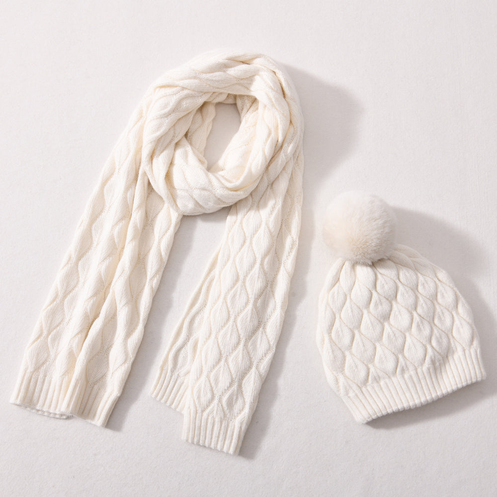 Pompom honeycomb knit hat and scarf set