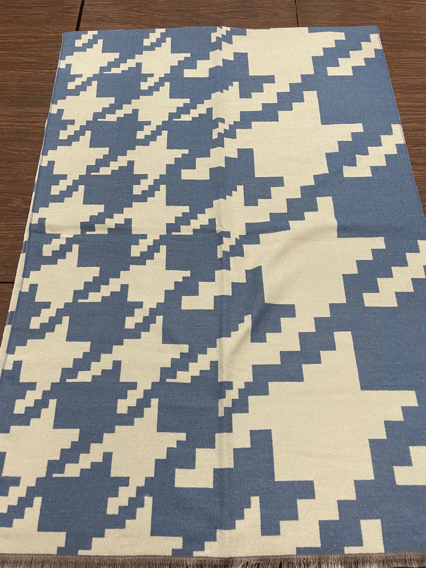 Large pattern blanket scarves  s