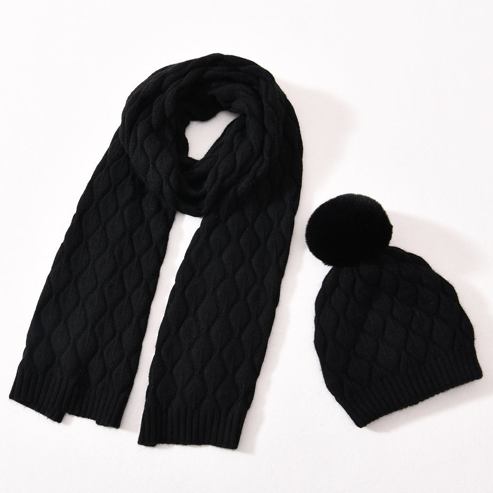 Pompom honeycomb knit hat and scarf set