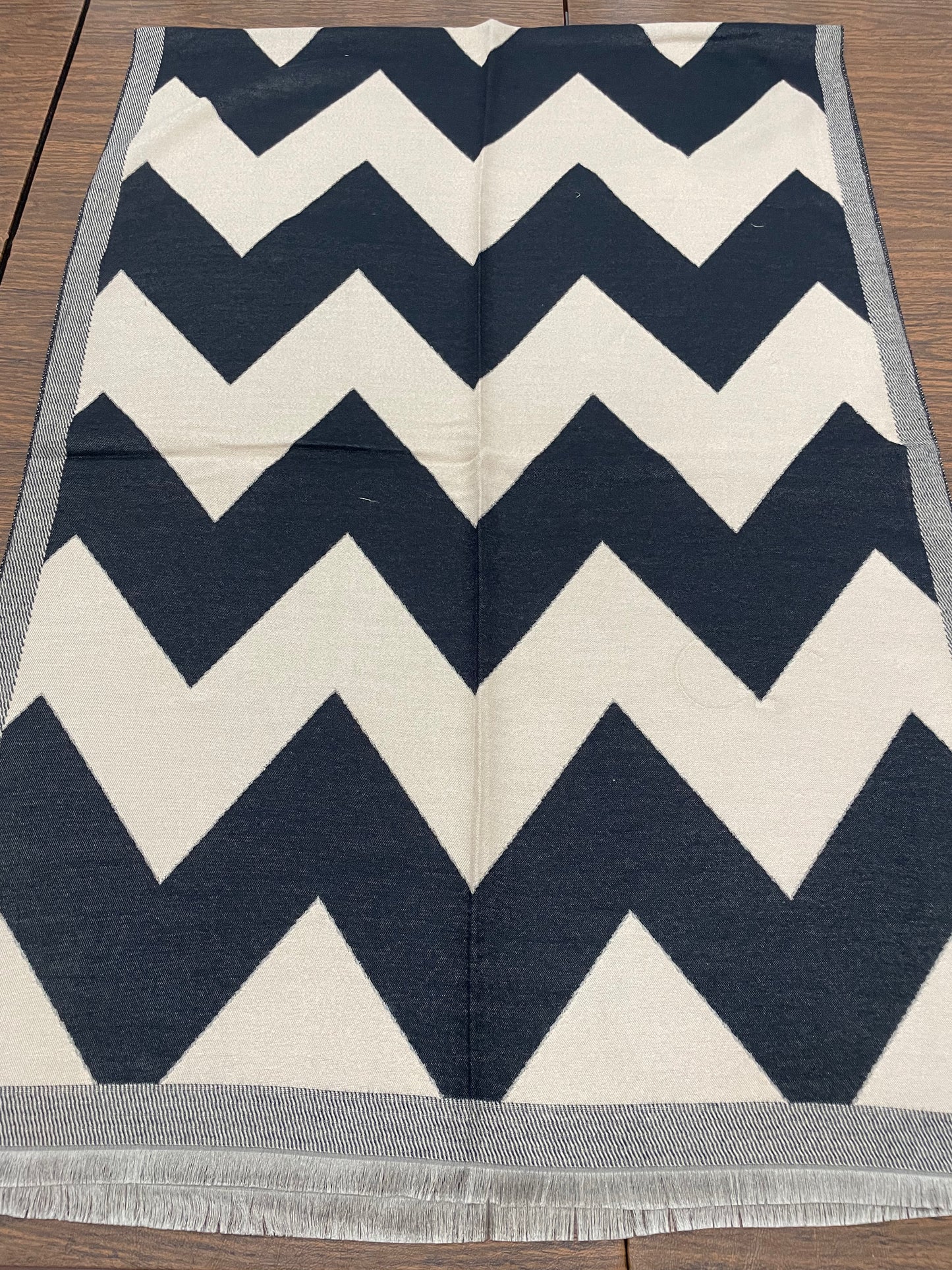 Large pattern blanket scarves  s